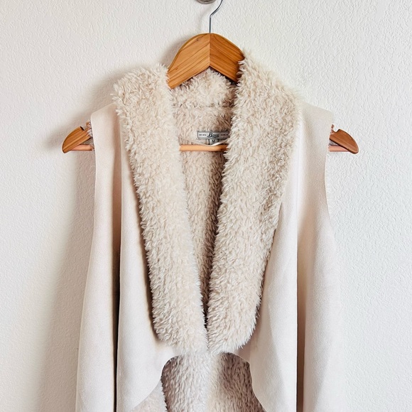Suede Cream Tan Faux Fur Layering Vest - Picture 3 of 5